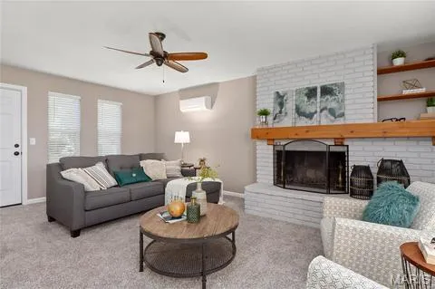 $285,000 | 2715 Narraganset Drive, Florissant, MO 63033