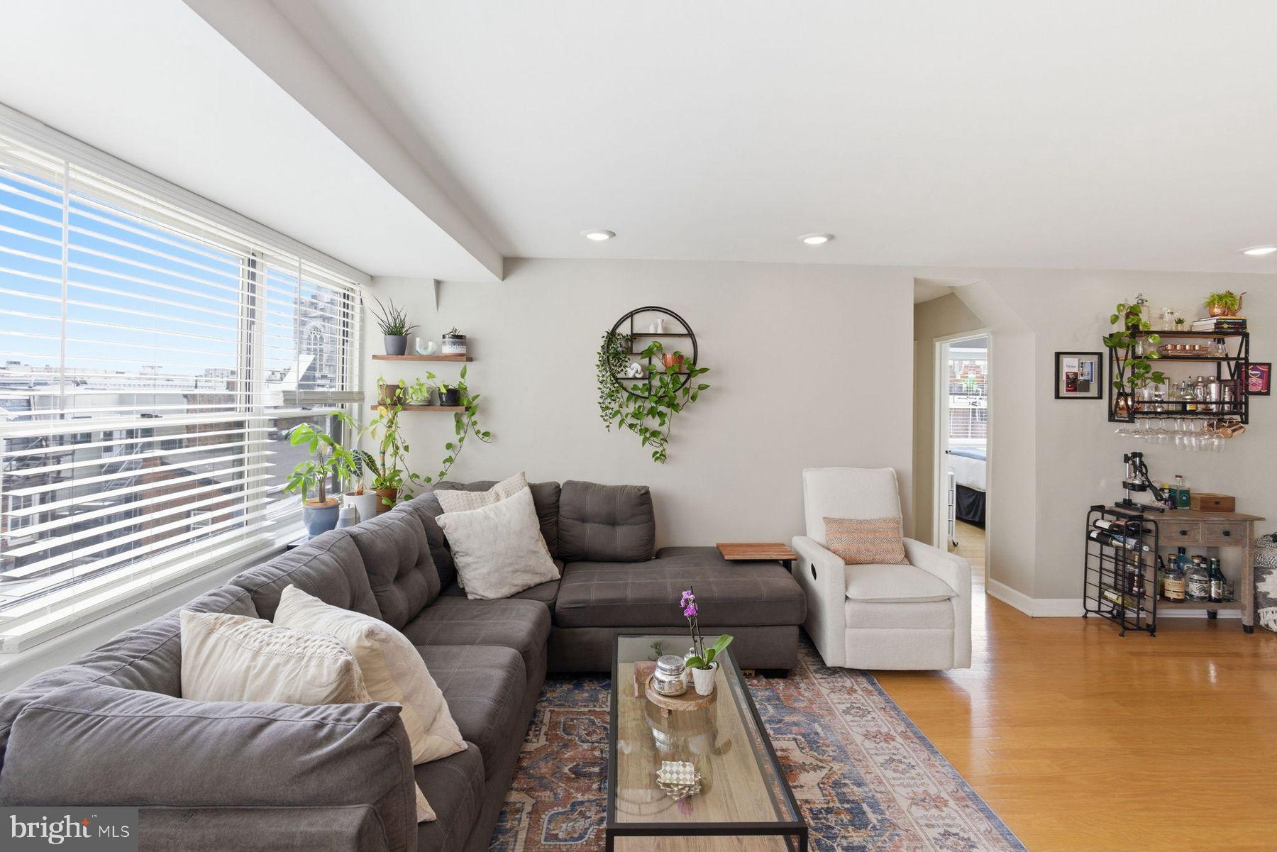 1810 Rittenhouse Square, Unit 509 Philadelphia, PA 19103 - Photo 7 of 25 Gallery Image 7