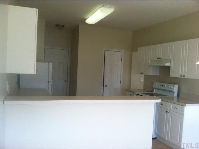 4220 Beacon Crest Way Raleigh, NC 27604 - Photo 5 of 6