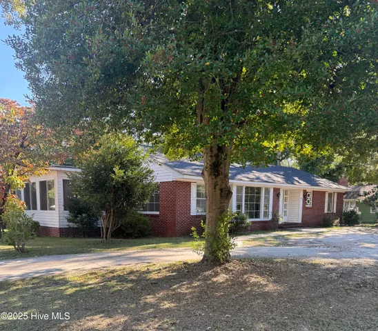 $205,000 | 401 Marlboro Street, Hamlet, NC 28345