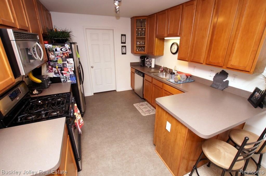 1152 Rial Lake Drive, Unit 47 Howell, MI 48843 - Photo 4 of 14 Stainless Steel Appliances.JPG