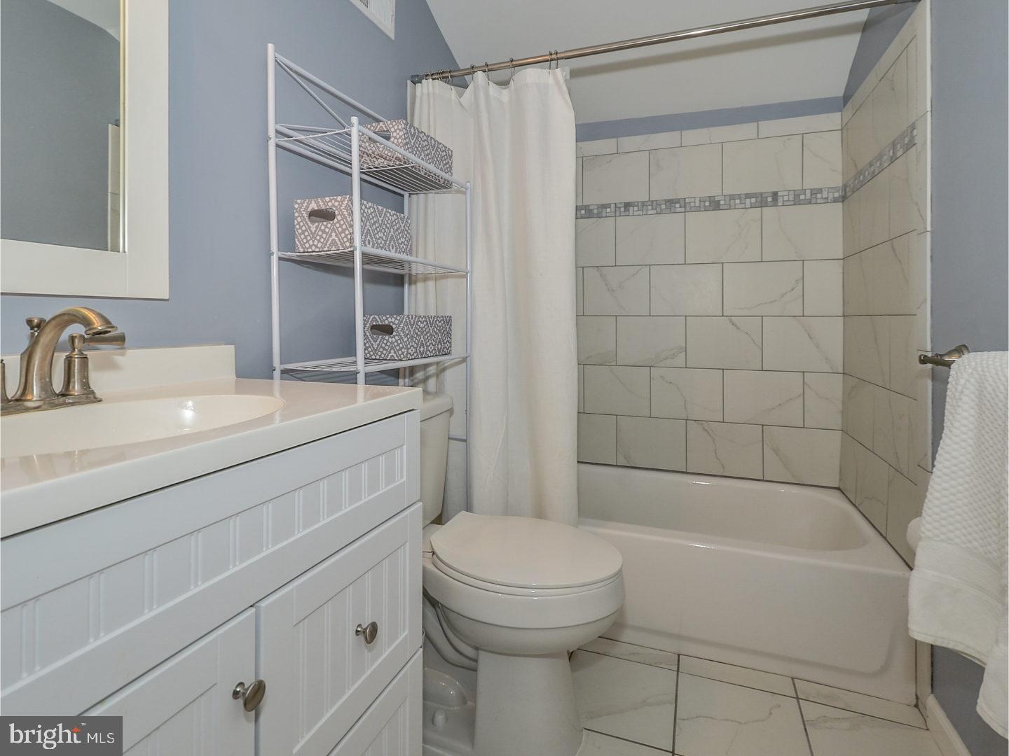 25 Circle Road Levittown, PA 19057 - Photo 14 of 21 Bathroom