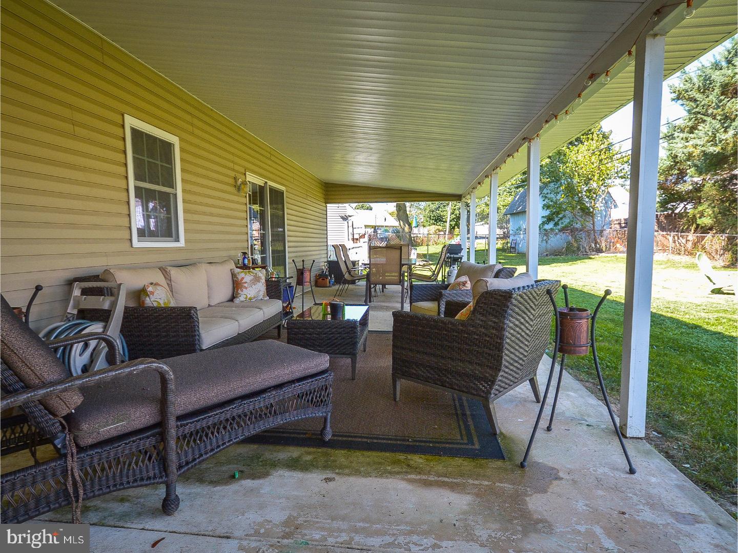 25 Circle Road Levittown, PA 19057 - Photo 18 of 21 Patio