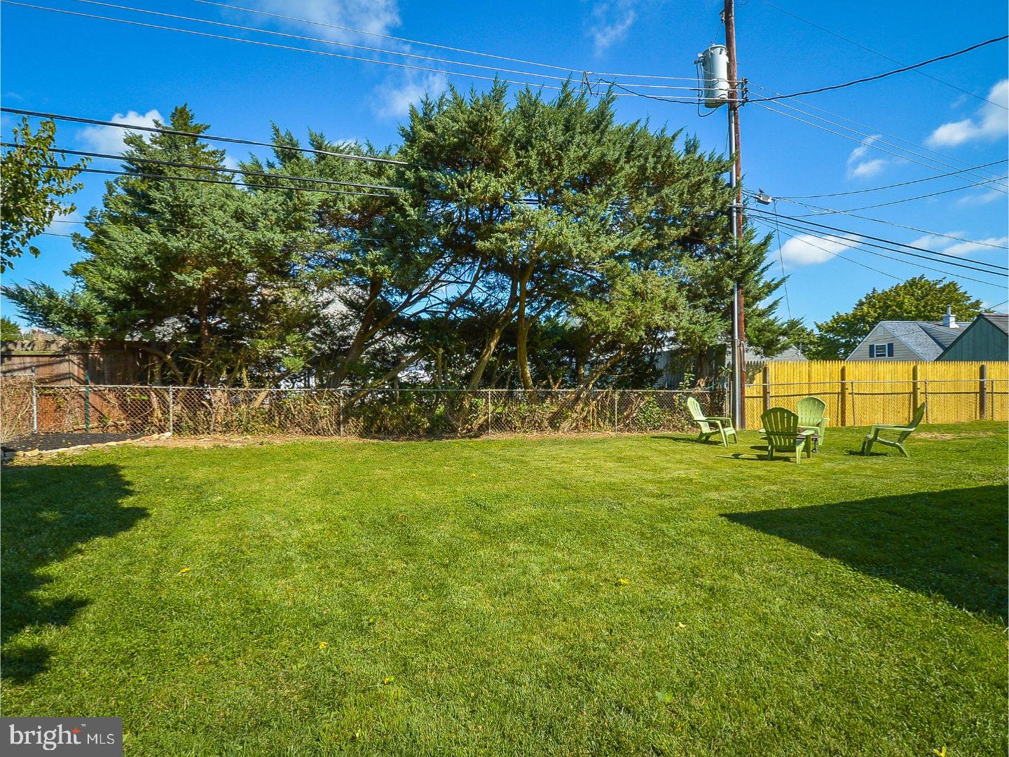 25 Circle Road Levittown, PA 19057 - Photo 20 of 21 Exterior Back