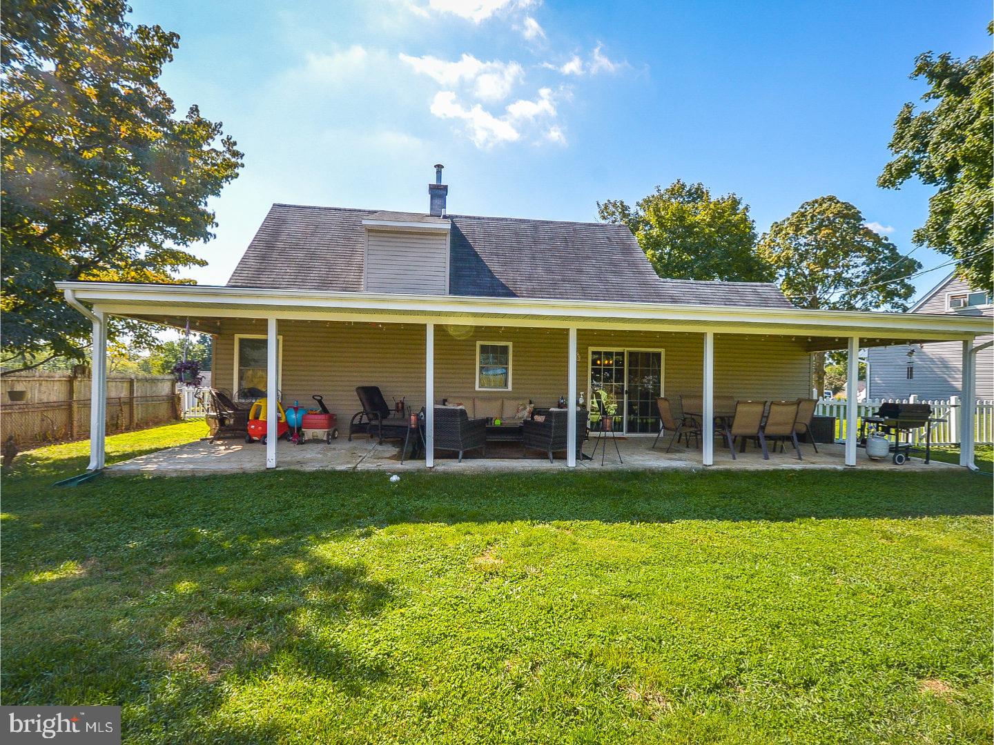 25 Circle Road Levittown, PA 19057 - Photo 21 of 21 Exterior Back