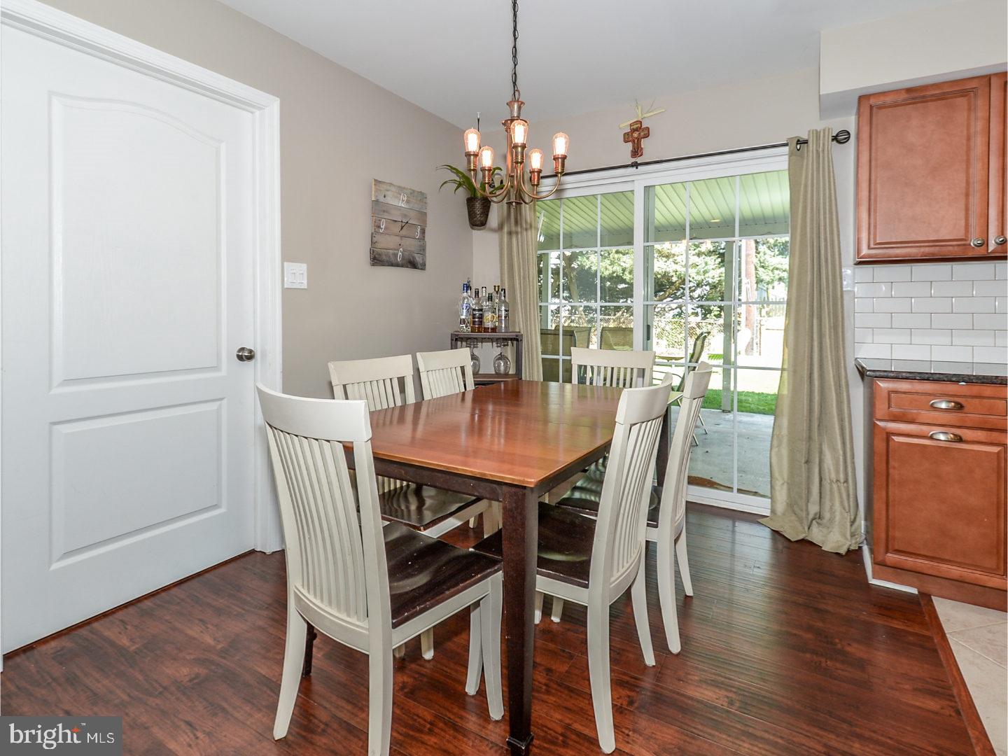 25 Circle Road Levittown, PA 19057 - Photo 6 of 21 Dining Room