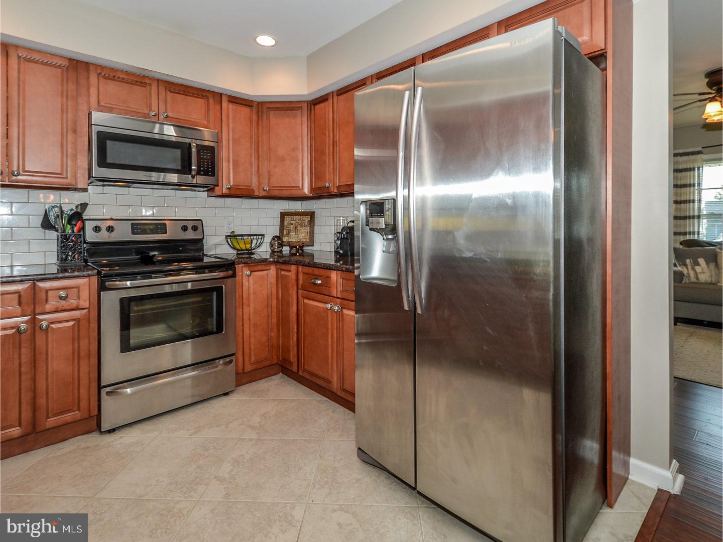 25 Circle Road Levittown, PA 19057 - Photo 9 of 21 Kitchen