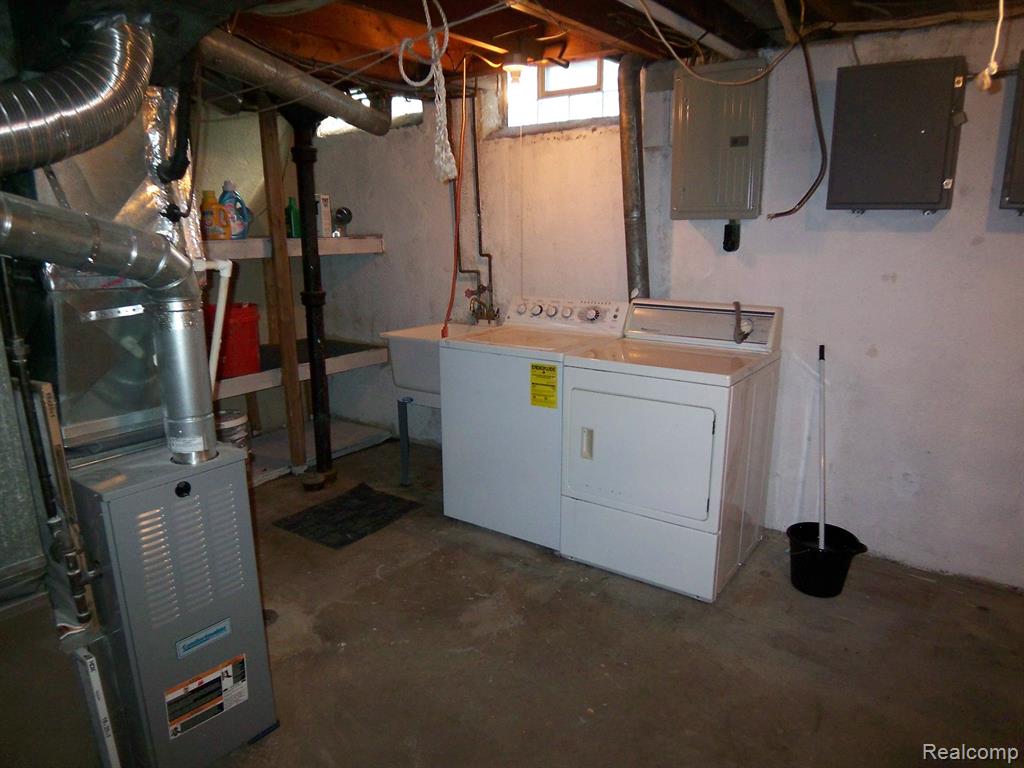 17988 Martin Road Roseville, MI 48066 - Photo 30 of 36 Gallery Image 30