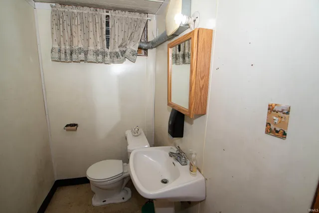 $199,000 | 24172 Highway 2, South Bend, IN 46619