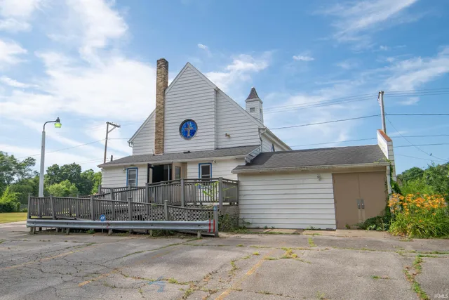 $199,000 | 24172 Highway 2, South Bend, IN 46619