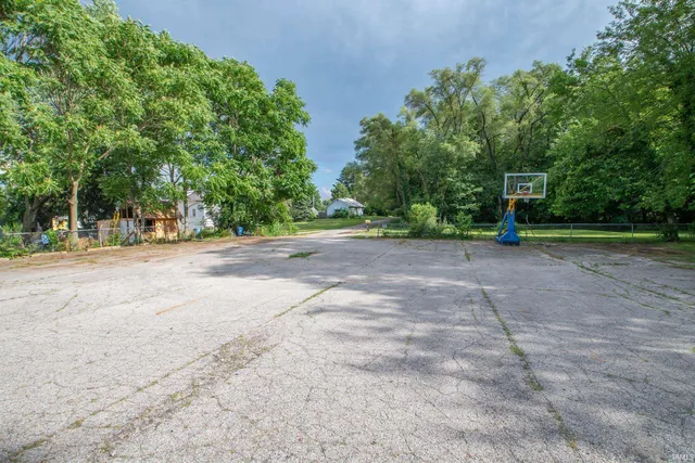 $199,000 | 24172 Highway 2, South Bend, IN 46619