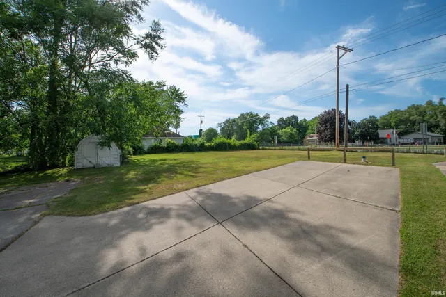 $199,000 | 24172 Highway 2, South Bend, IN 46619