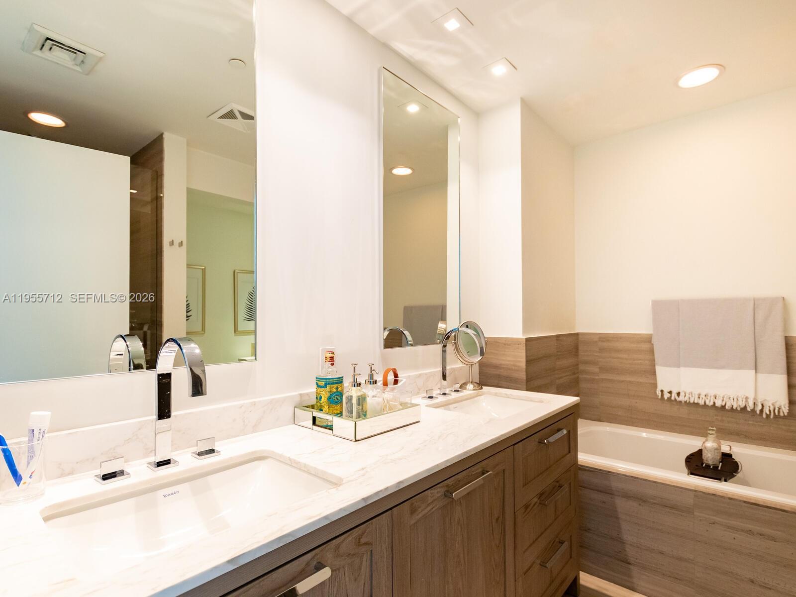 360 Ocean Drive, Unit 606S Key Biscayne, FL 33149 - Photo 29 of 46