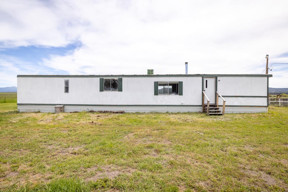 26826 Modoc Street Chiloquin, OR 97624 - Photo 43 of 56 26826ModocSt-SpraugeRiver-16