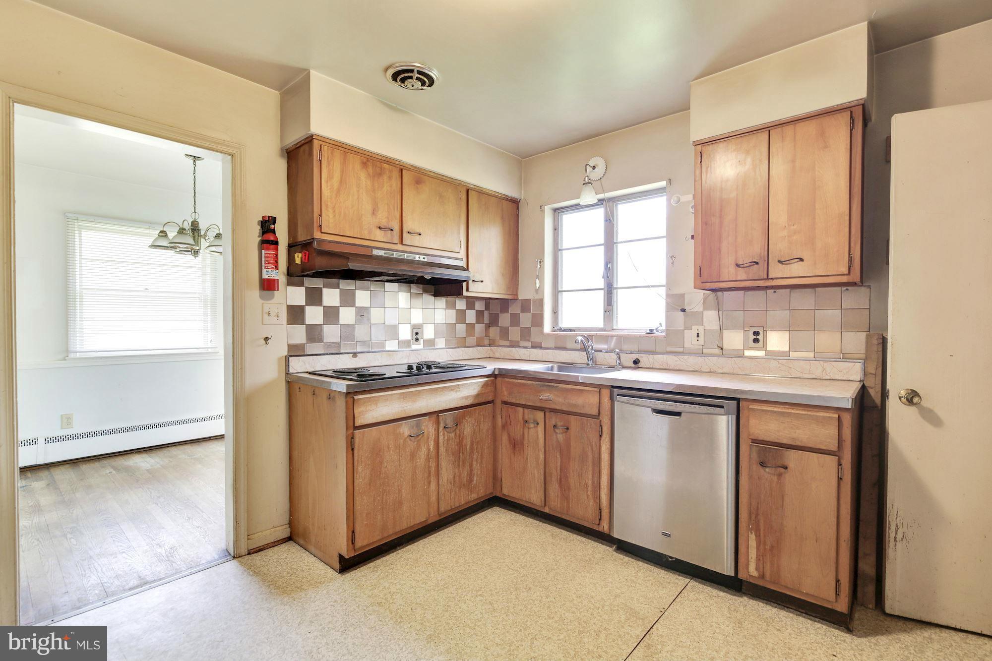 2921 Sayre Road Fairfax, VA 22031 - Photo 13 of 30 Kitchen