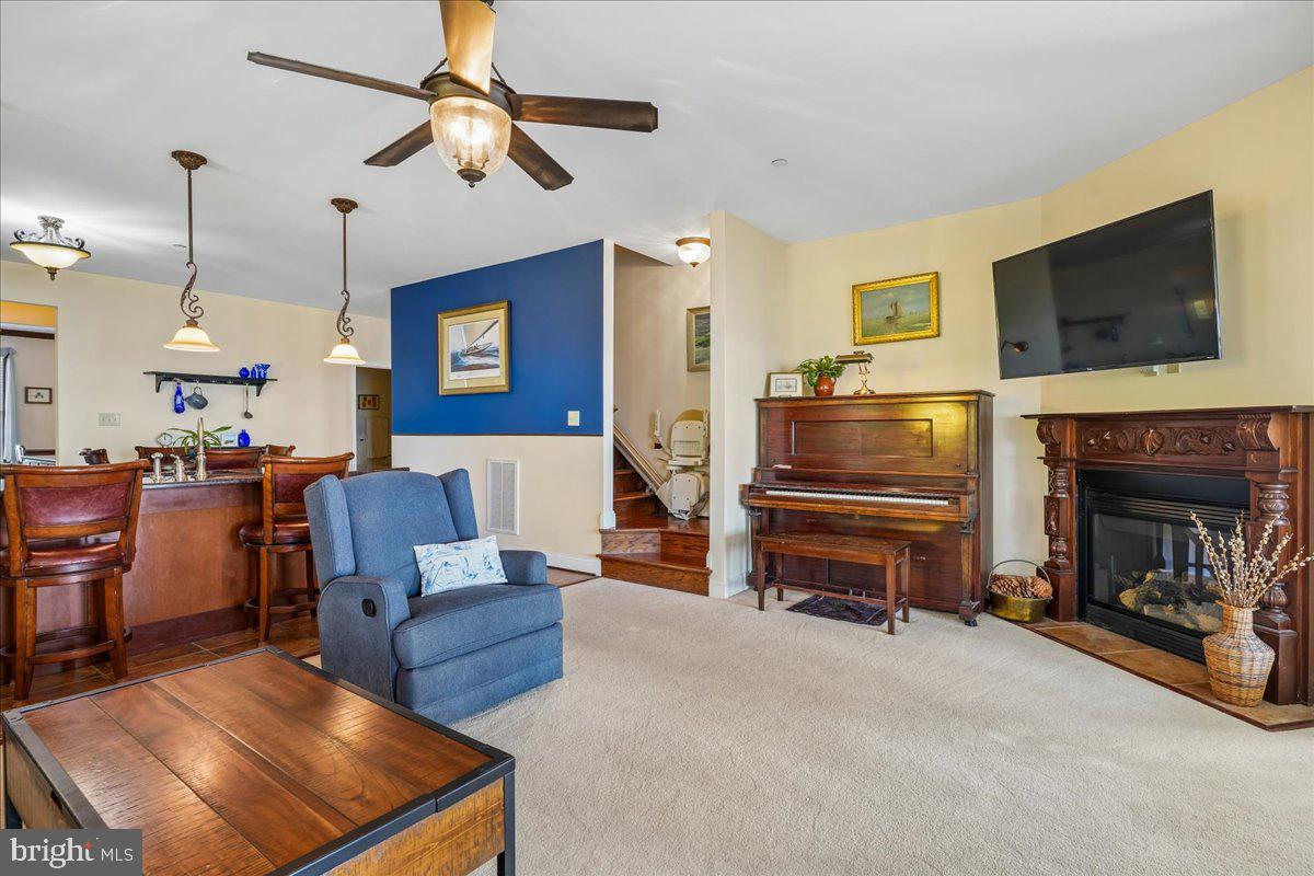 12195 Potomac View Road Newburg, MD 20664 - Photo 36 of 91 Living Room