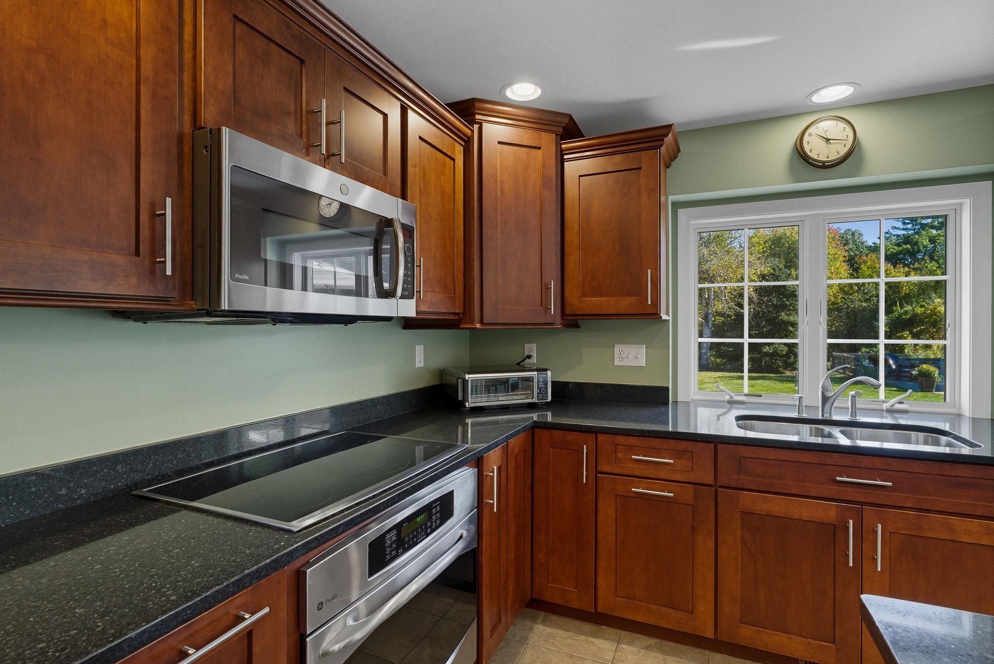 7 Camelot Road Windham, NH 03087 - Photo 21 of 56