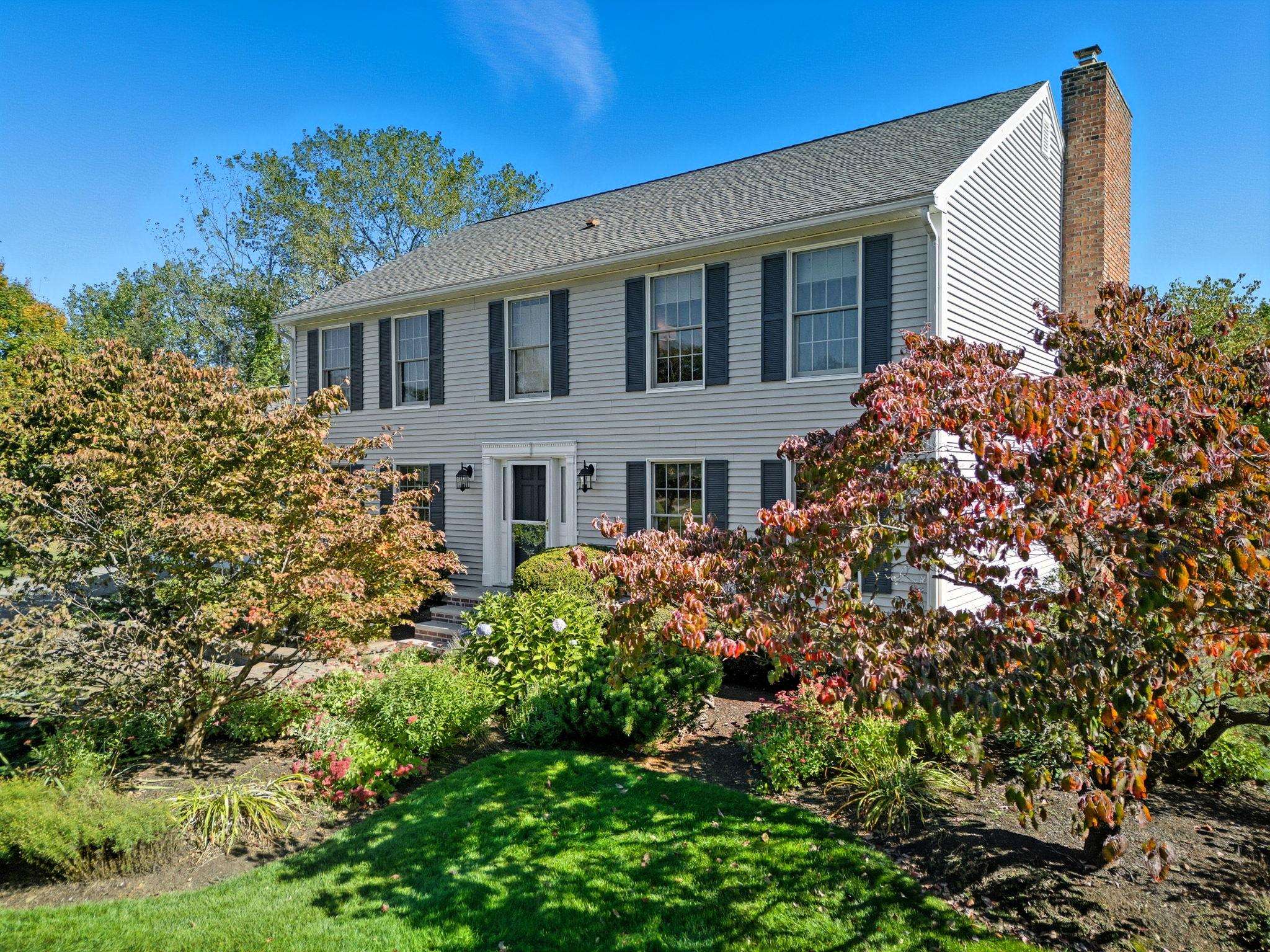 7 Camelot Road Windham, NH 03087 - Photo 3 of 56