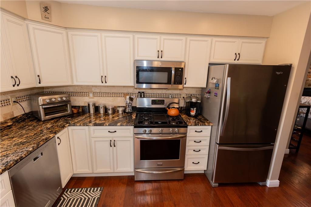 2011 Scheffel Road Pittsburgh, PA 15237 - Photo 9 of 29 a kitchen with a stove and a refrigerator