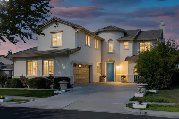 $589,888 | 1459 Mesa Creek Drive, Patterson, CA 95363