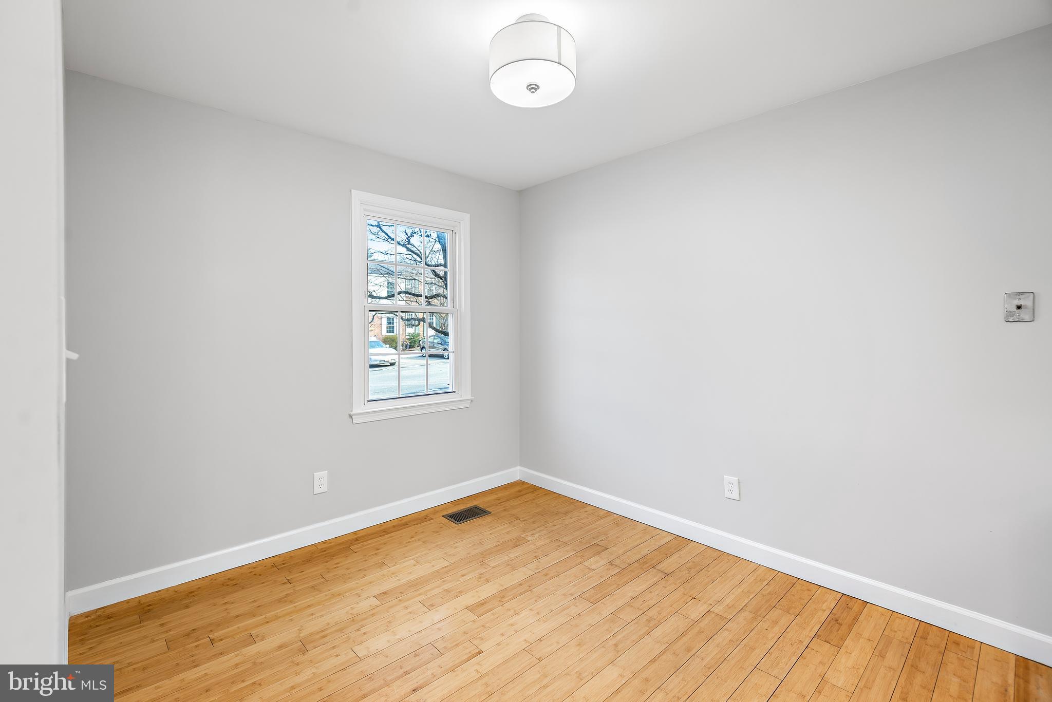 35 Oak Shade Road Gaithersburg, MD 20878 - Photo 11 of 56 Gallery Image 11