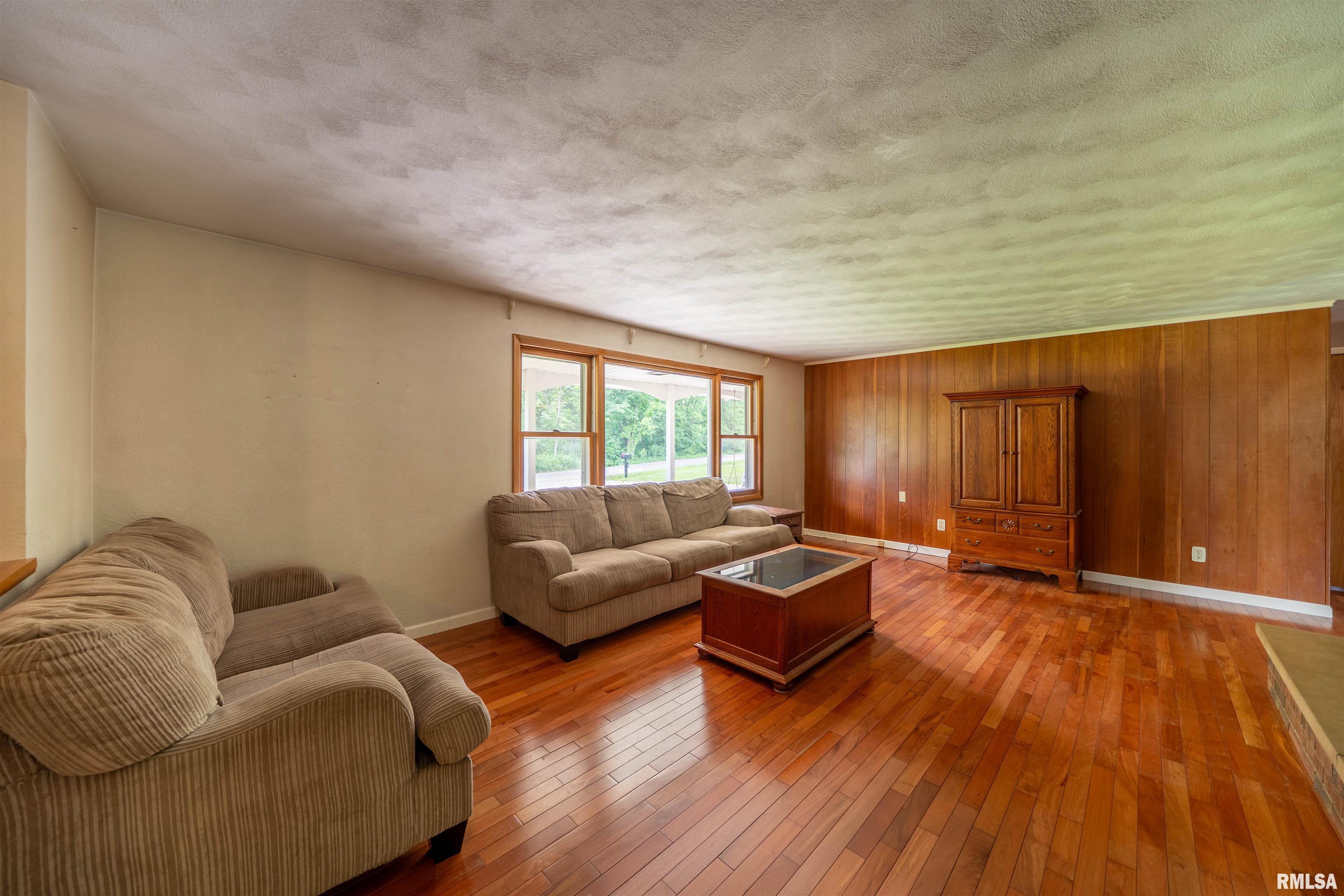 23907 Veterans Road Morton, IL 61550 - Photo 8 of 48 Gallery Image 8