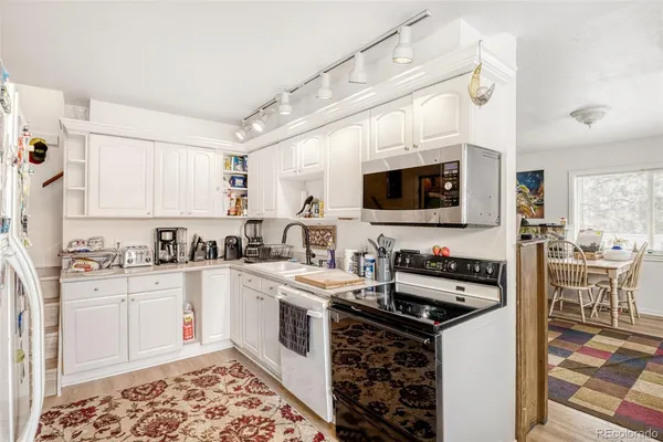 $585,000 | 26207 South End Road, Kittredge, CO 80457