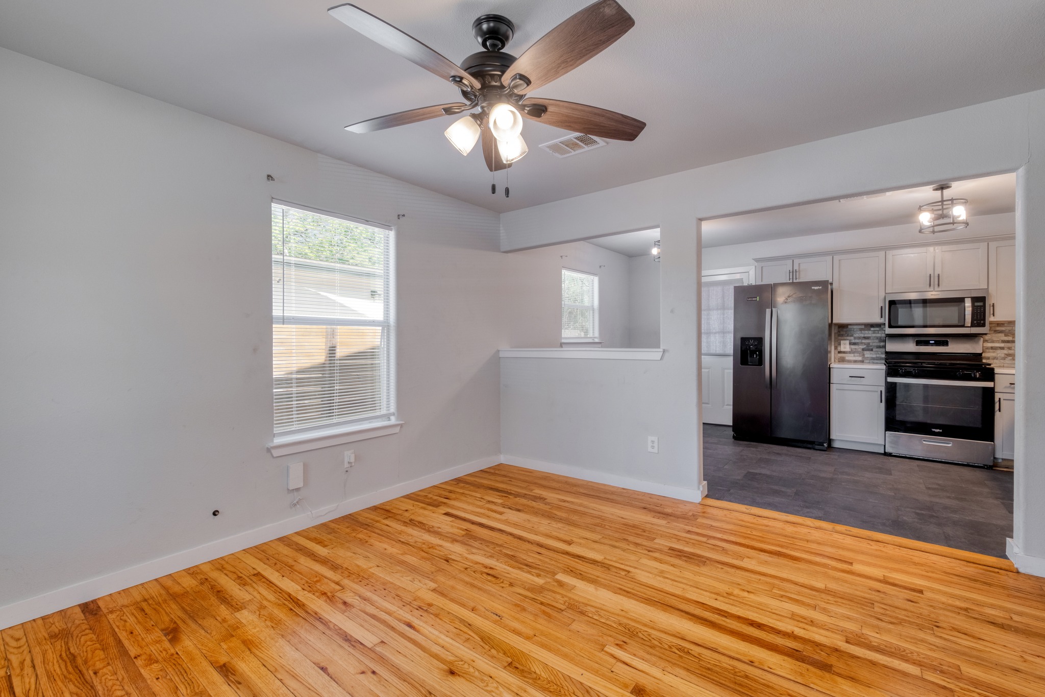 1719 Adina Street Austin, TX 78721 - Photo 5 of 17 Kitchen/Living Room