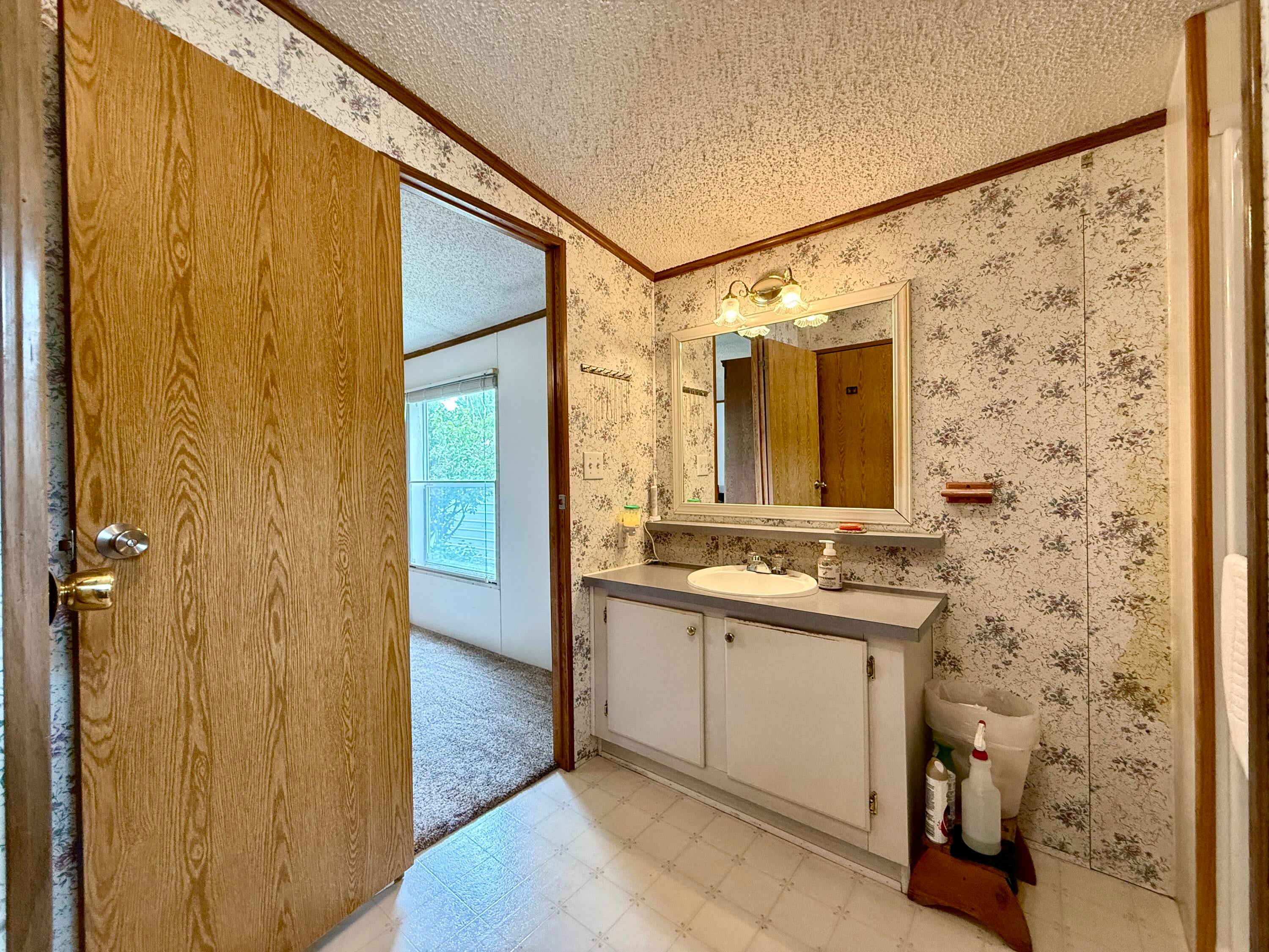95 Earth Avenue Cheboygan, MI 49721 - Photo 21 of 34 IMG_0204