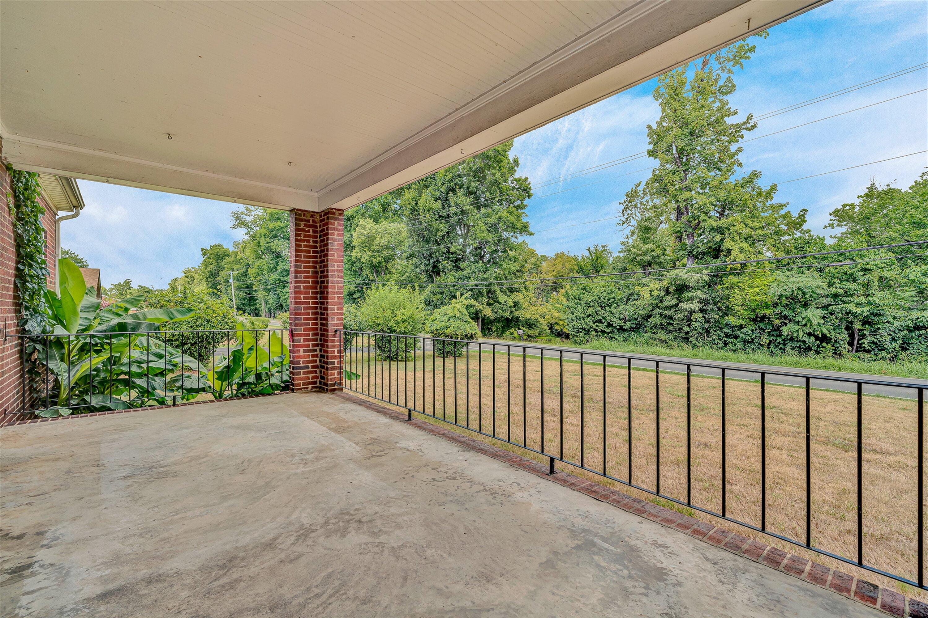 2362 West Riverside Drive Salem, VA 24153 - Photo 4 of 37 04-VM-04635