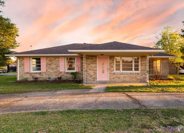 $250,000 | 300 Parish Drive, Arabi, LA 70032