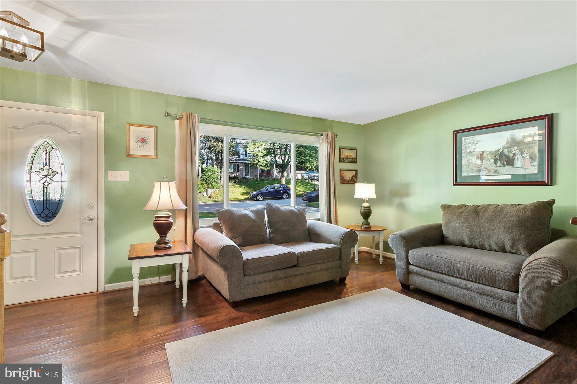42 Cardinal Drive Hanover, PA 17331 - Photo 2 of 28 Gallery Image 2