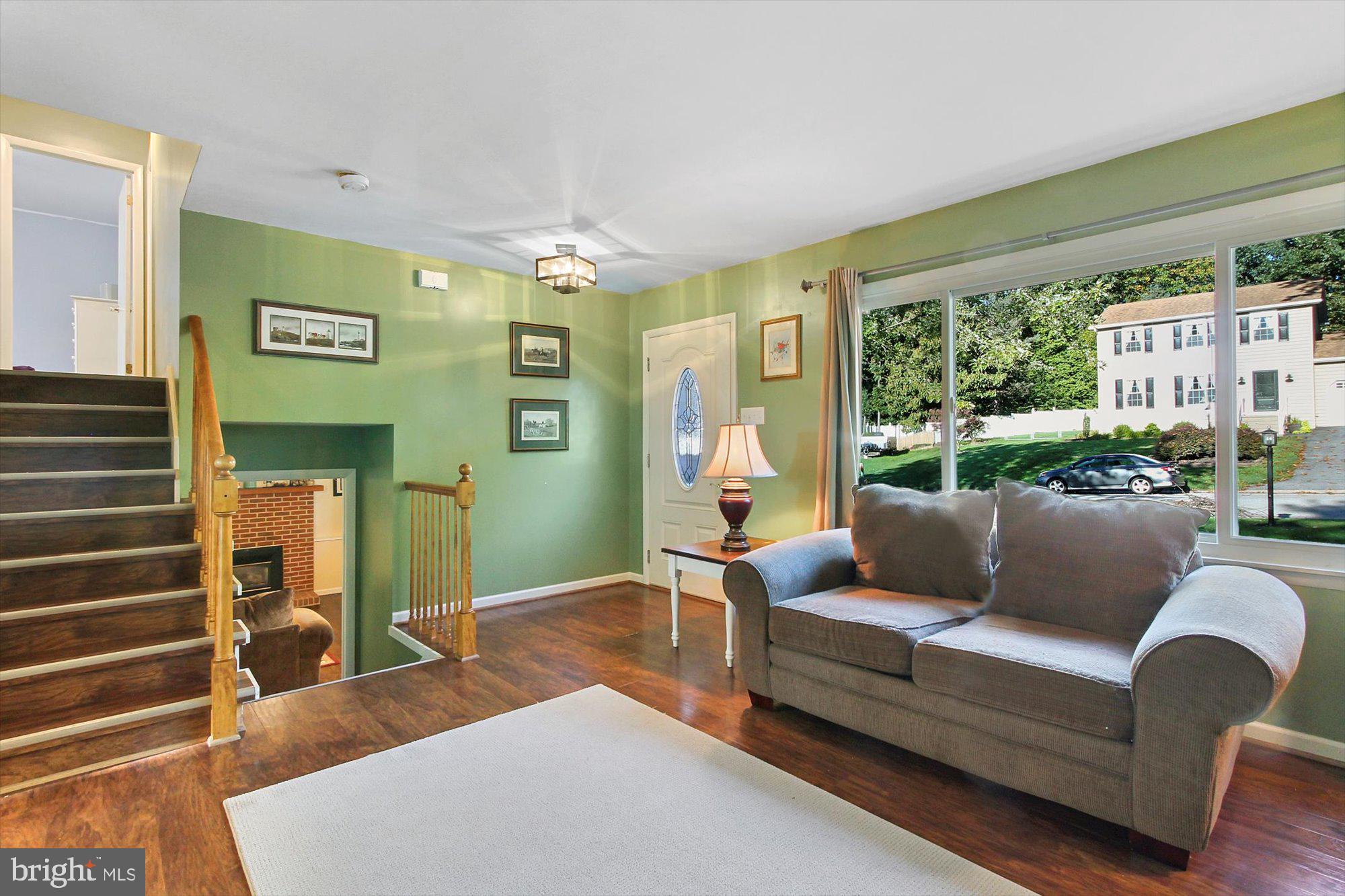 42 Cardinal Drive Hanover, PA 17331 - Photo 3 of 28 Gallery Image 3