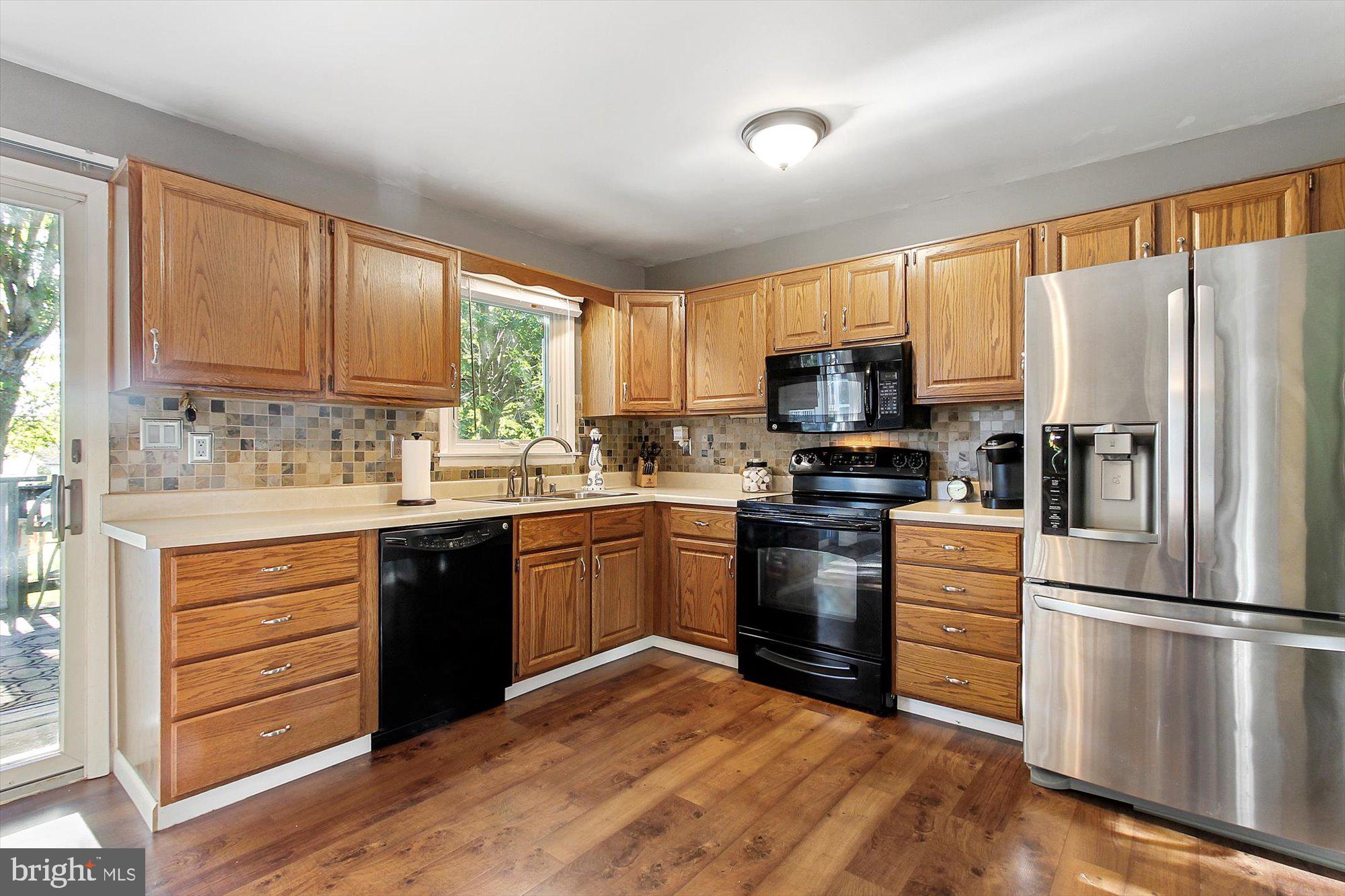 42 Cardinal Drive Hanover, PA 17331 - Photo 6 of 28 Gallery Image 6