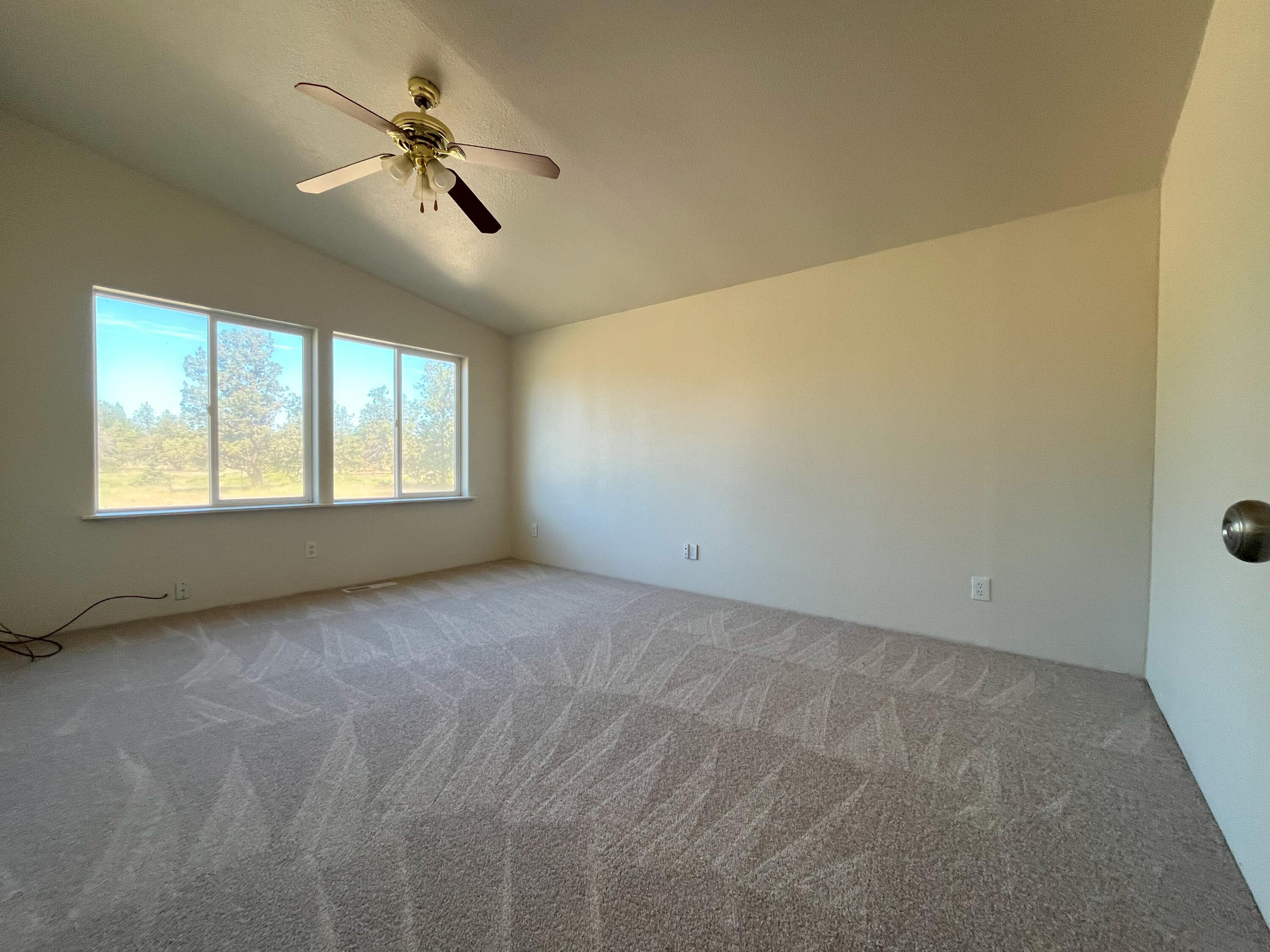16162 Southwest Quail Road Terrebonne, OR 97760 - Photo 20 of 38 4th bedroom/bonus room