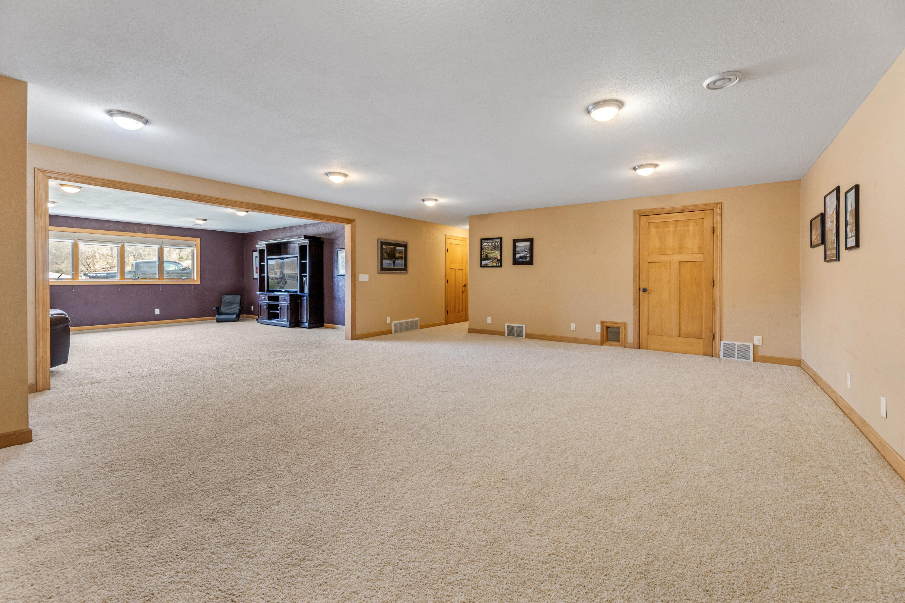 76 Rodeo Drive Winona, MN 55987 - Photo 23 of 38 23 familly room