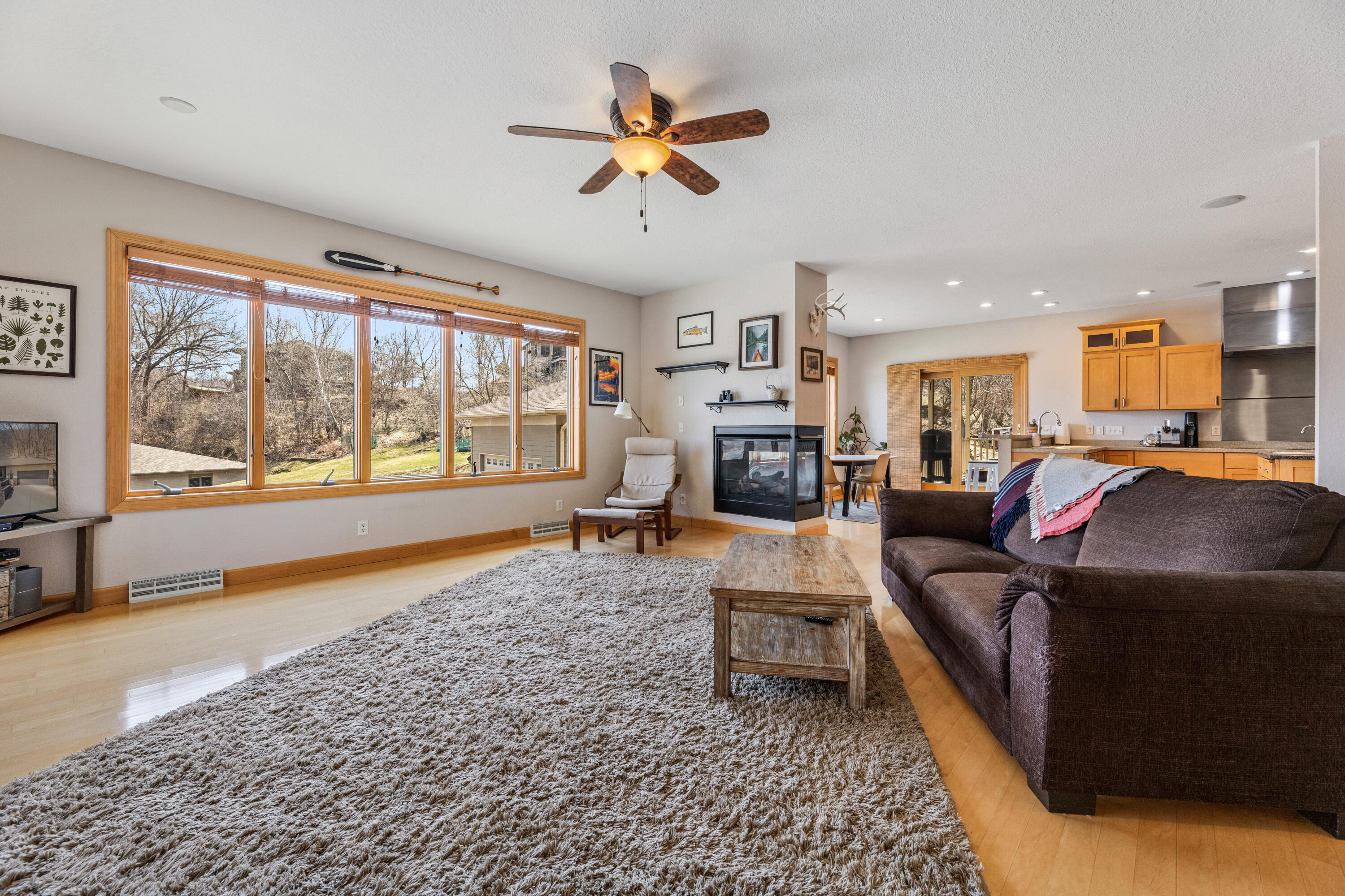 76 Rodeo Drive Winona, MN 55987 - Photo 5 of 38 05 living room