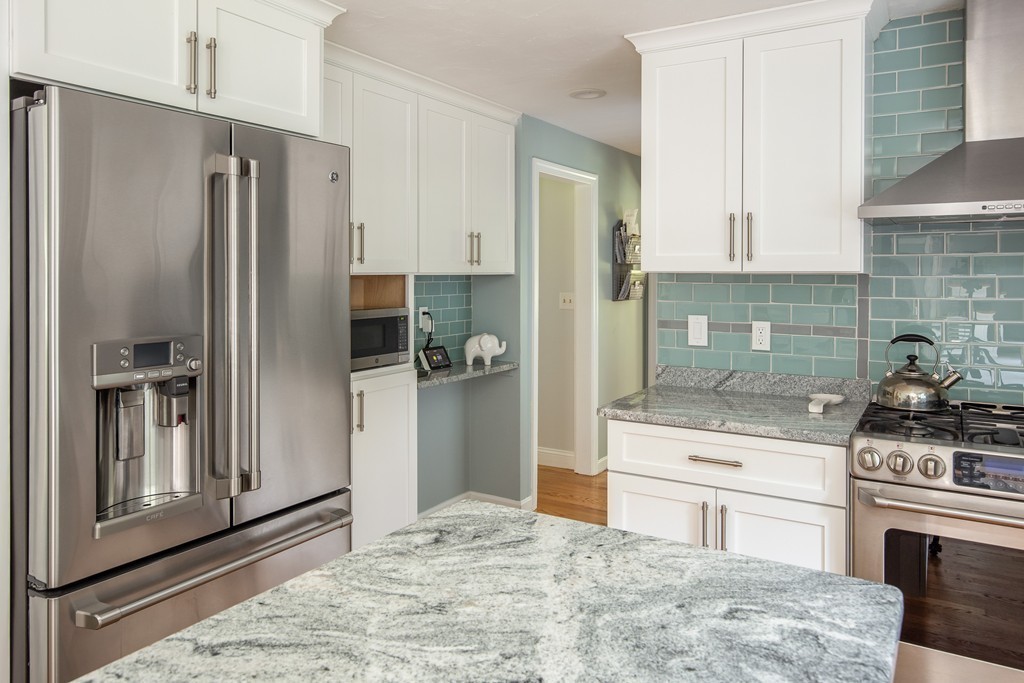 7 Gibbon Road Hopkinton, MA 01748 - Photo 5 of 30 Gallery Image 5