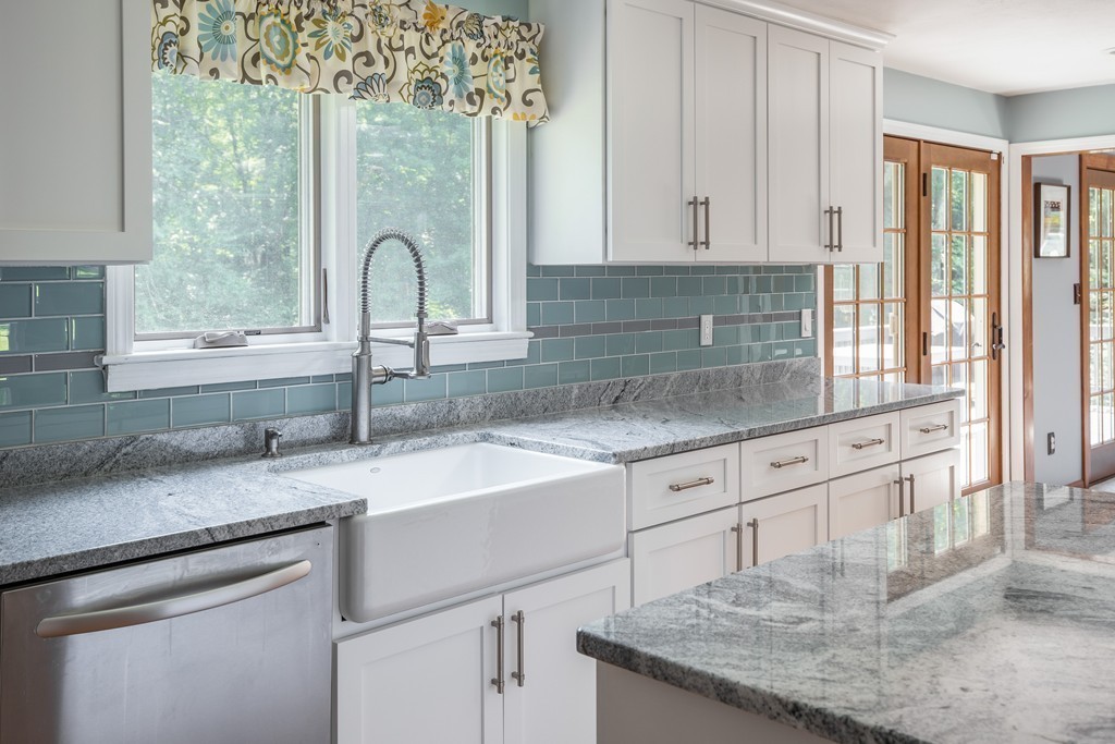 7 Gibbon Road Hopkinton, MA 01748 - Photo 6 of 30 Gallery Image 6