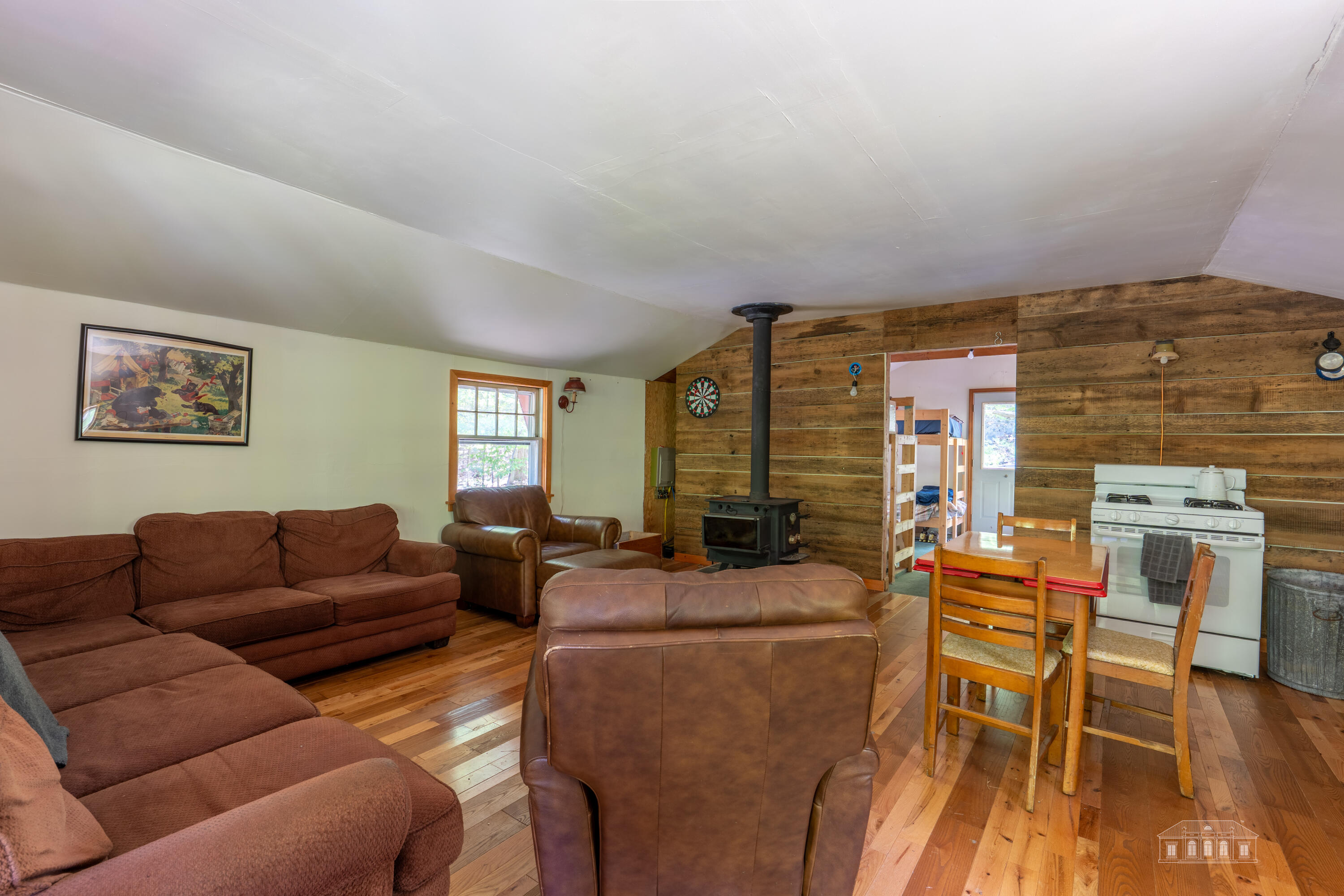 429 Bartlett Road Keene, NY 12942 - Photo 5 of 18 429 Bartlett Keene NY-41