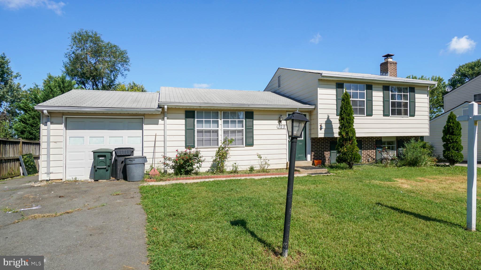 129 North Harrison Road Sterling, VA 20164 - Photo 2 of 28 Gallery Image 2