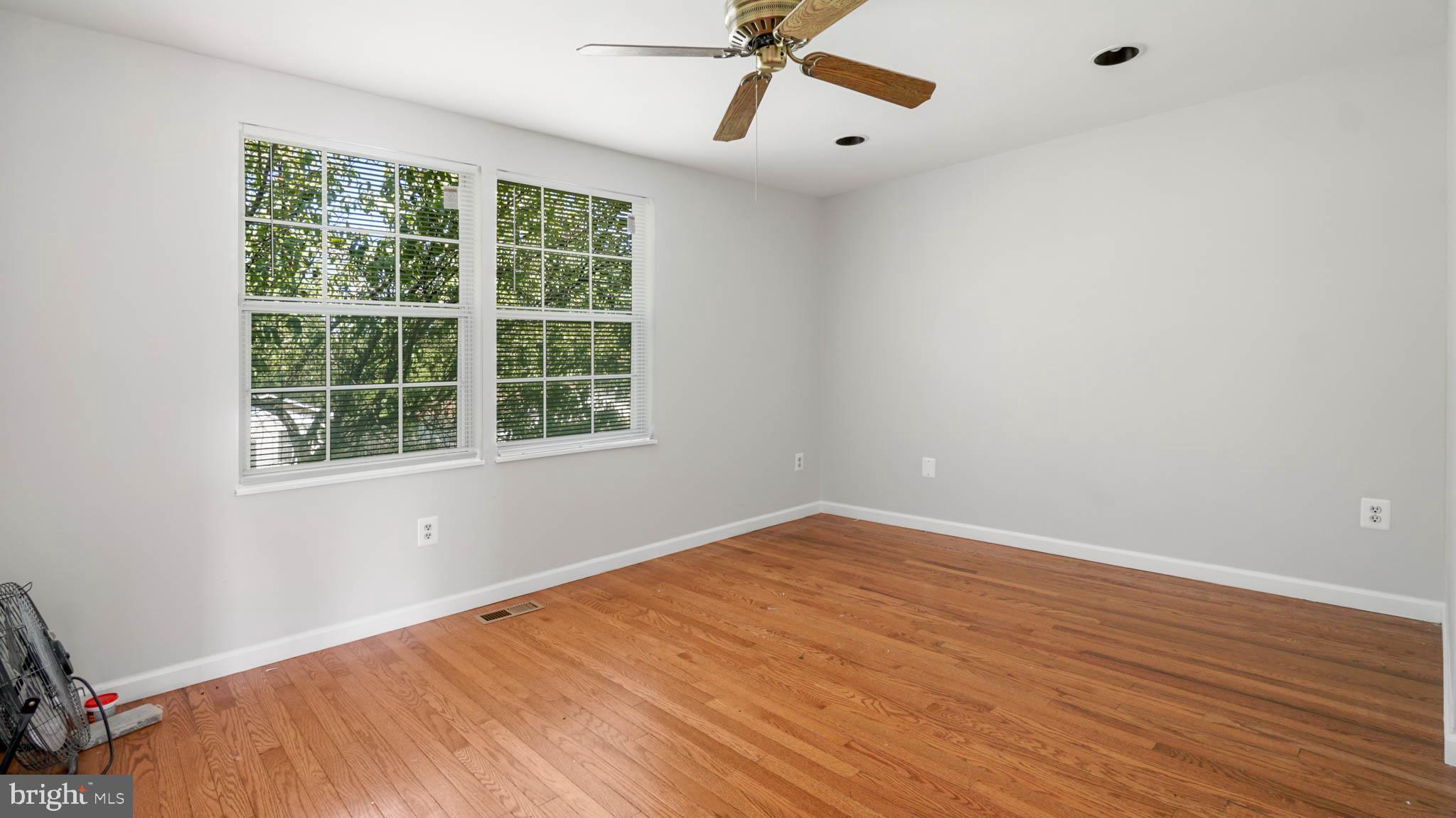 129 North Harrison Road Sterling, VA 20164 - Photo 11 of 28 Gallery Image 11