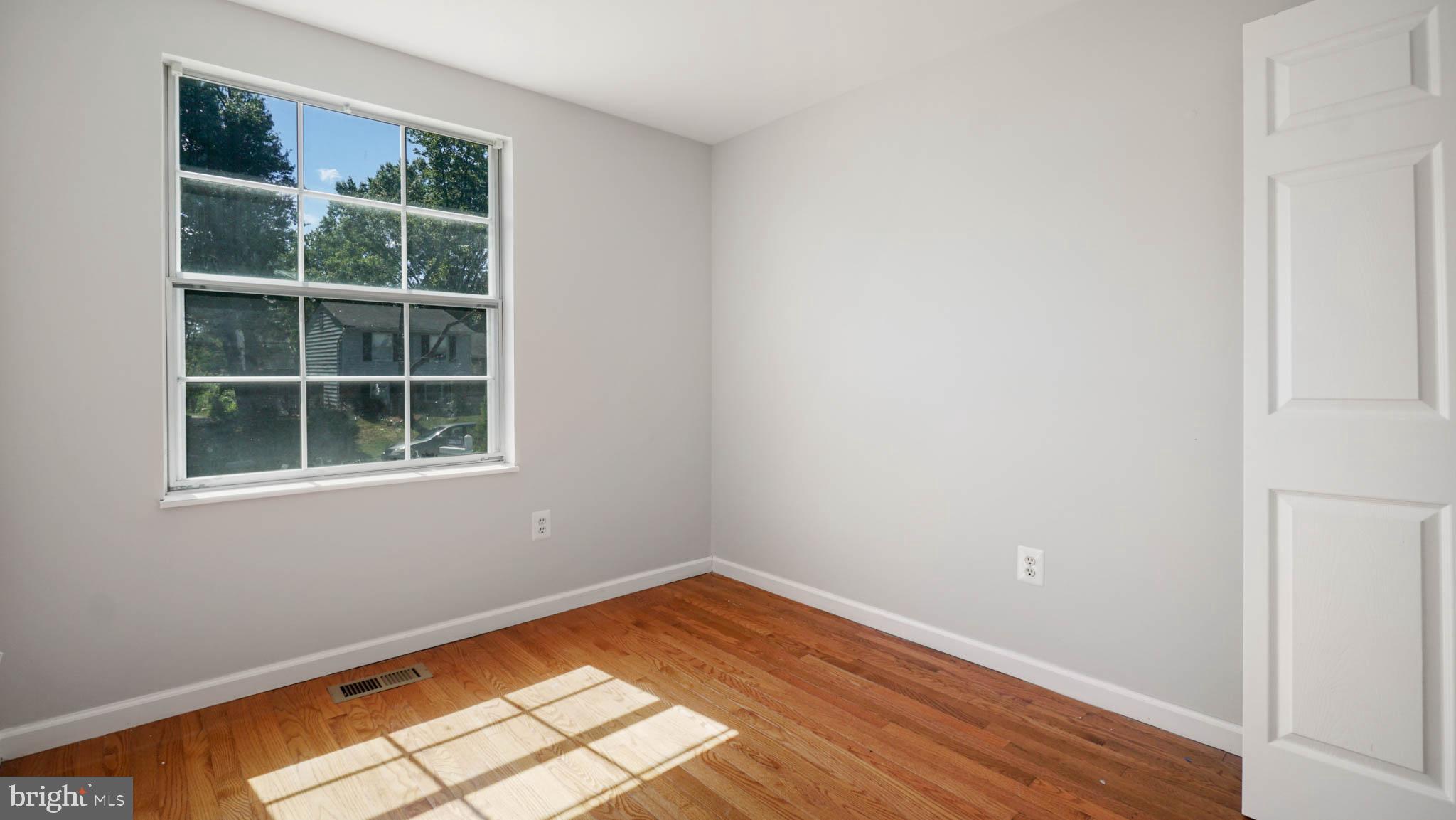 129 North Harrison Road Sterling, VA 20164 - Photo 14 of 28 Gallery Image 14