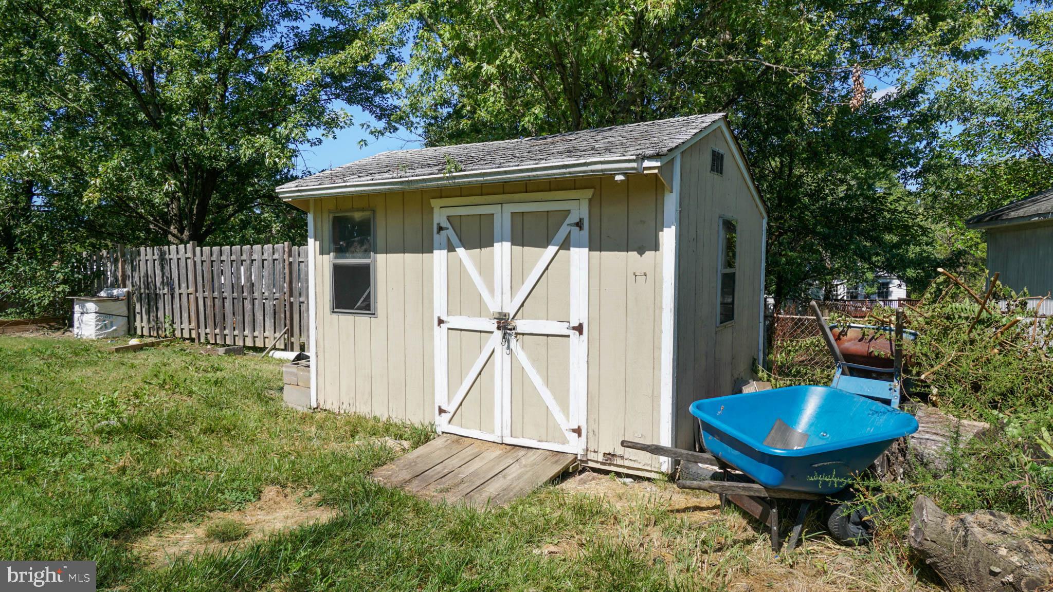 129 North Harrison Road Sterling, VA 20164 - Photo 25 of 28 Gallery Image 25