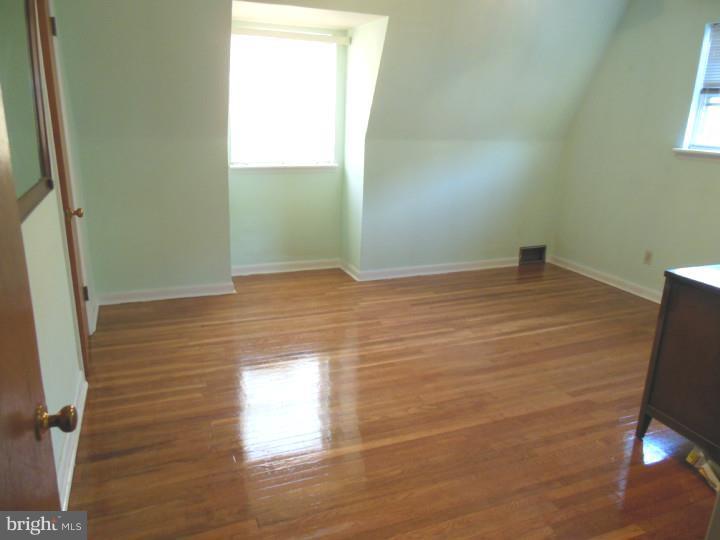 3413 Primrose Road Philadelphia, PA 19114 - Photo 8 of 14 Bedroom - Main