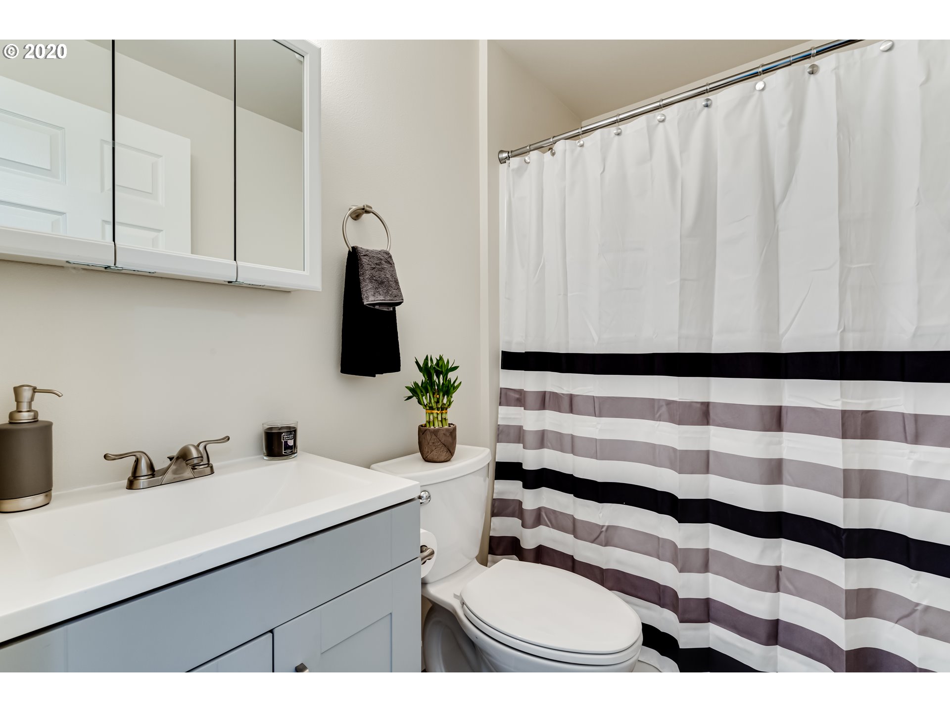 1576 16th Street Springfield, OR 97477 - Photo 17 of 32