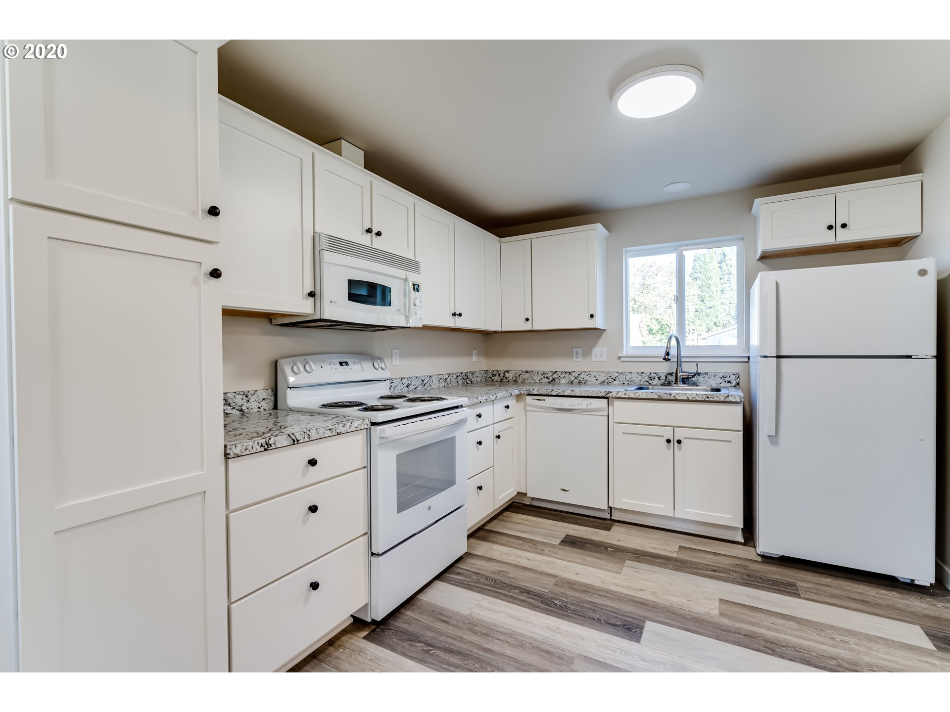 1576 16th Street Springfield, OR 97477 - Photo 22 of 32