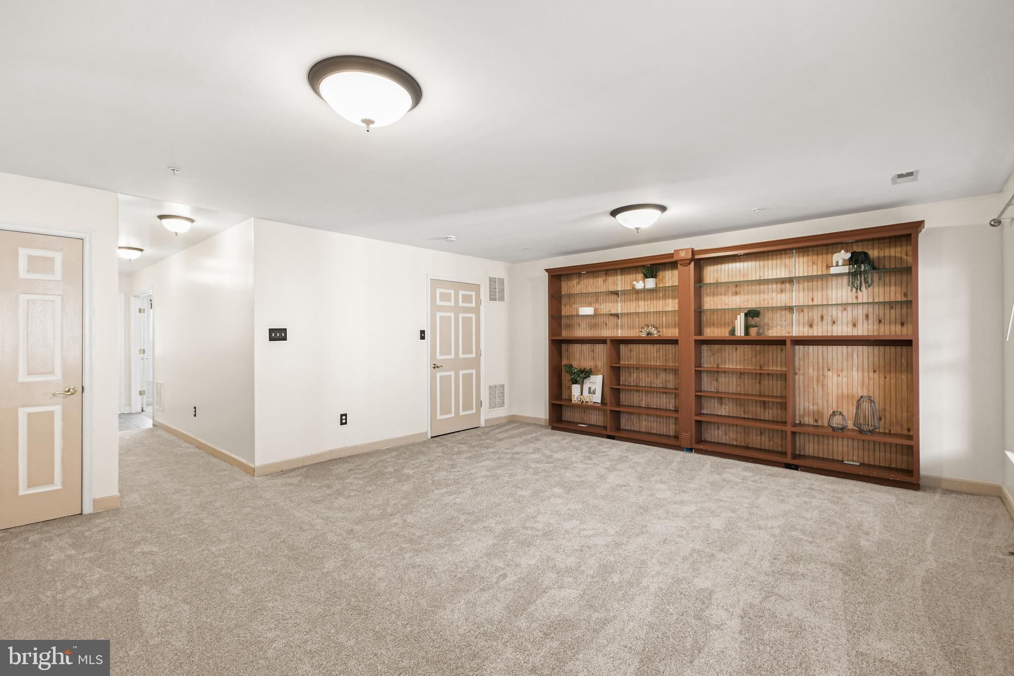 8814 Lew Wallace Road Frederick, MD 21704 - Photo 17 of 64 .... with beautiful built ins...