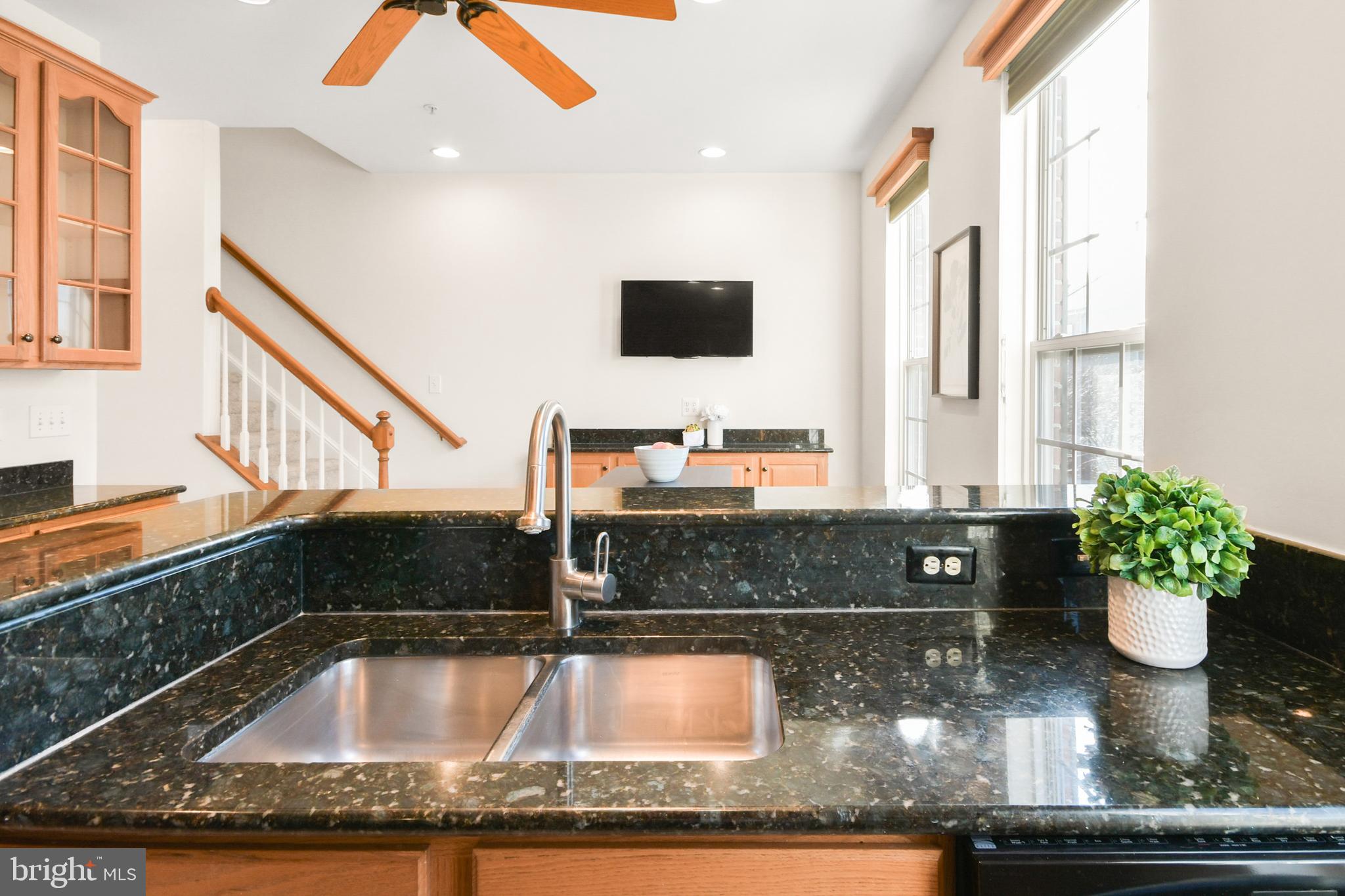 8814 Lew Wallace Road Frederick, MD 21704 - Photo 47 of 64 Kitchen peninsula