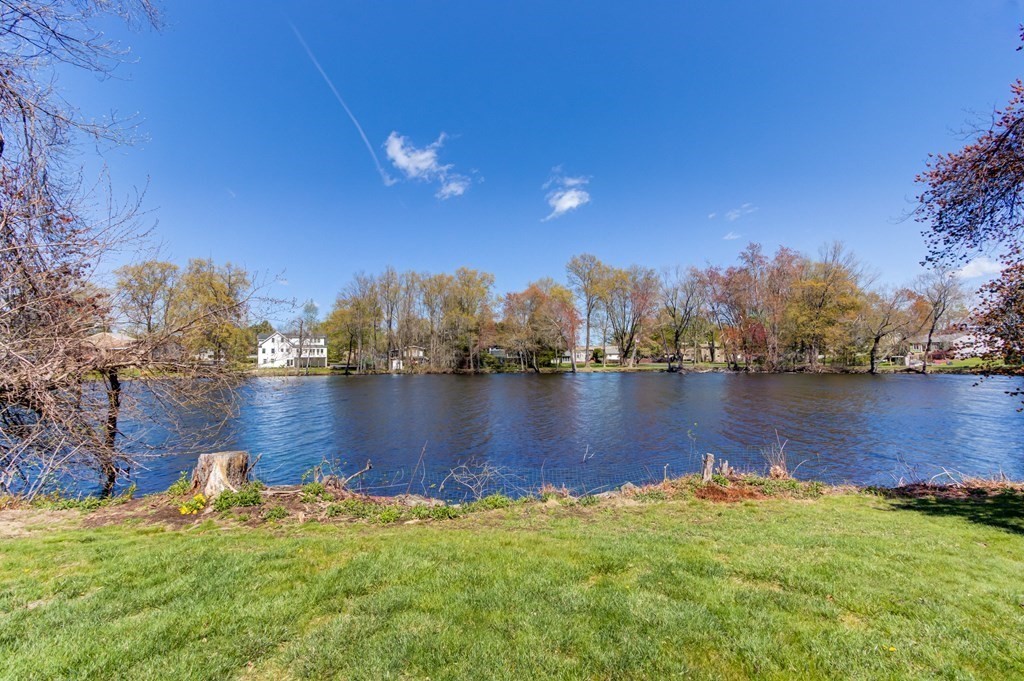47 Pincushion Road Framingham, MA 01702 - Photo 5 of 37 Gallery Image 5